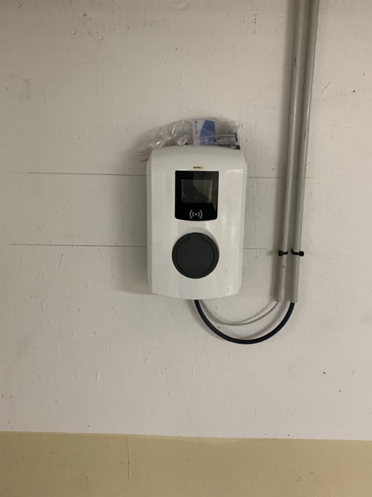 Installation murale d’un point de recharge